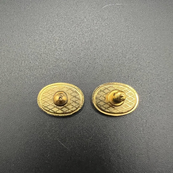 Toledo Damascene Bird Earrings Oval Flower Black and Gold Tone - Picture 2 of 3